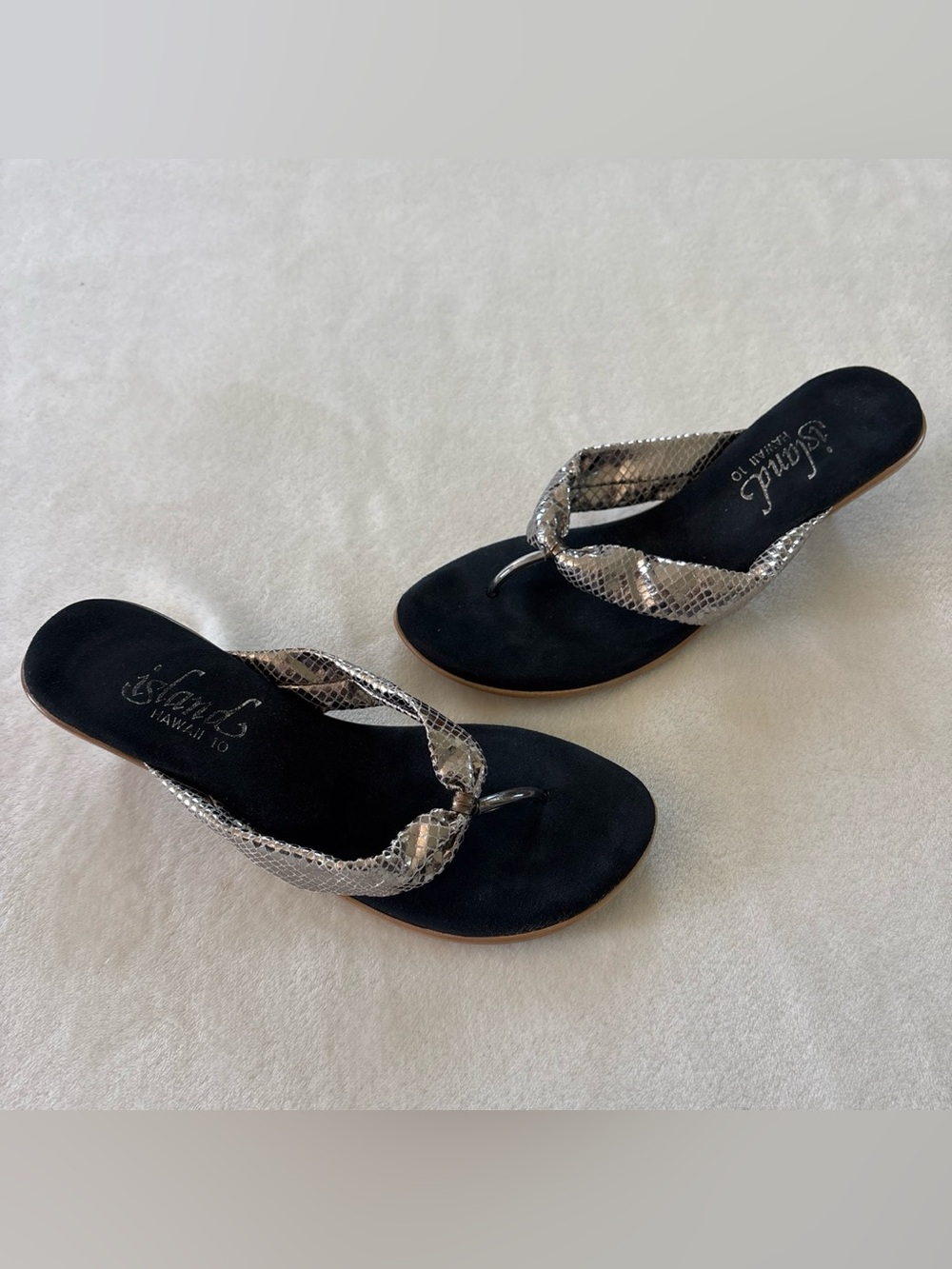 Y2K Island Sandals Women's 10 Black Silver Kitten Heel Strappy Flip Flops